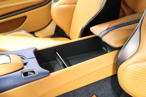2023 Aston Martin DBS