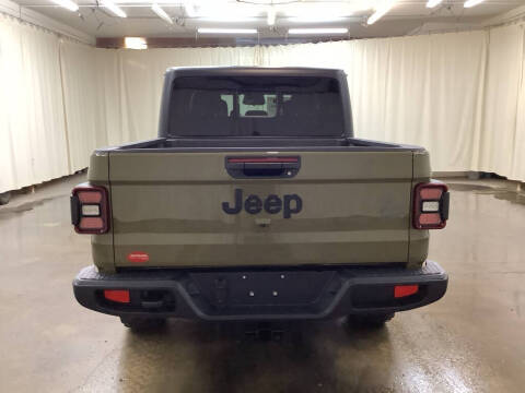 2026 Jeep Gladiator Sport