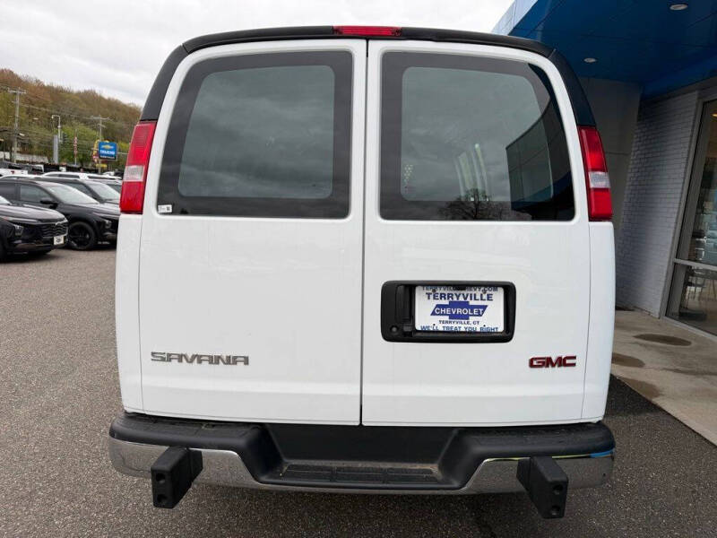 2025 GMC Savana 2500