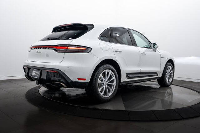 2025 Porsche Macan