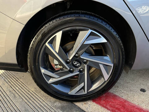 2025 Hyundai Elantra Hybrid Limited