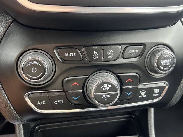 2023 Jeep Cherokee Altitude Lux