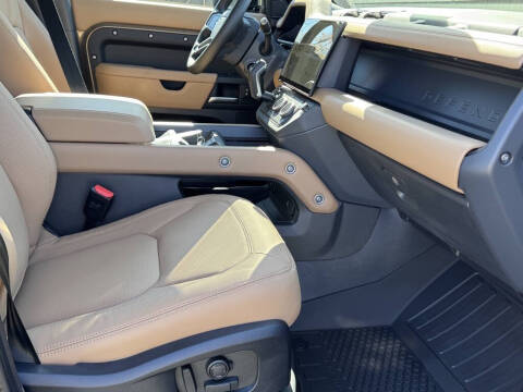 2026 Land Rover Defender 110 P300 S