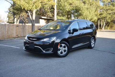 2017 Chrysler Pacifica for sale at Alpha Motors in Knoxville TN