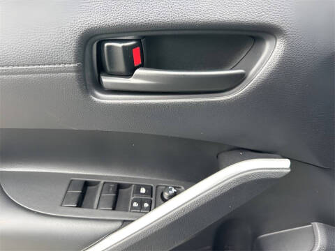 2025 Toyota Corolla Cross LE