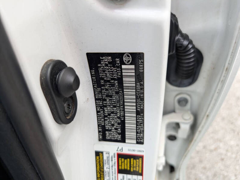 2017 Toyota Camry Hybrid XLE