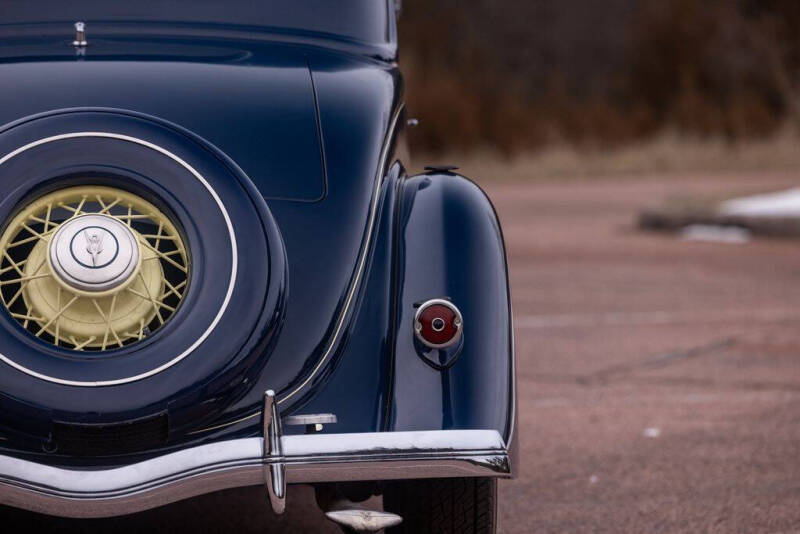 1935 Ford Deluxe