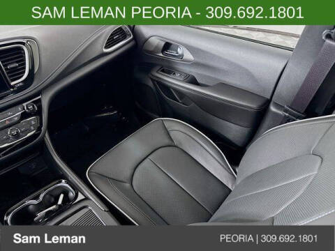 2027 Chrysler Pacifica Limited