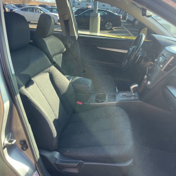 2010 Subaru Outback 2.5i Premium