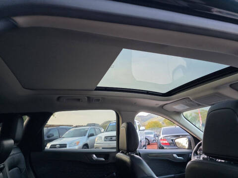 2020 Ford Escape Hybrid Titanium