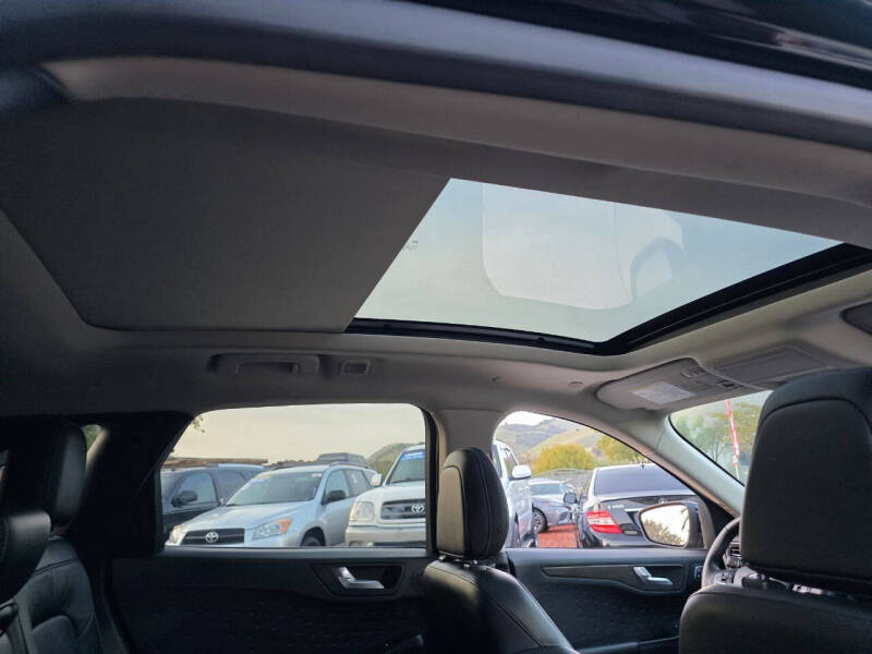 2020 Ford Escape Hybrid Titanium