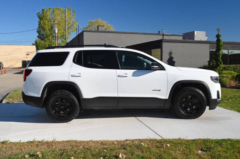 2023 GMC Acadia AT4