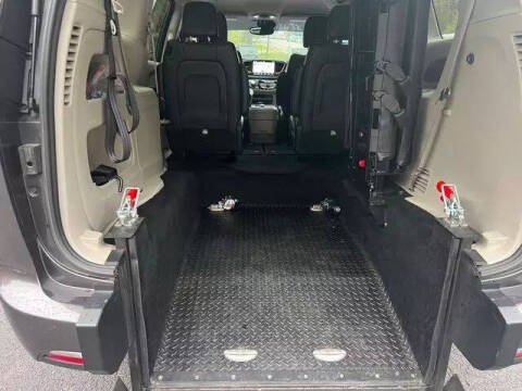 2022 Chrysler Pacifica Touring L