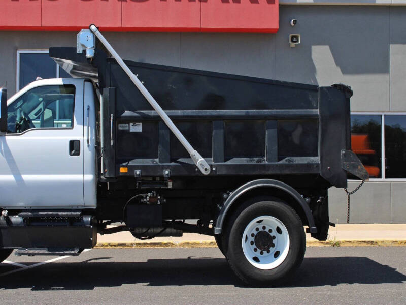 2025 Ford F-750
