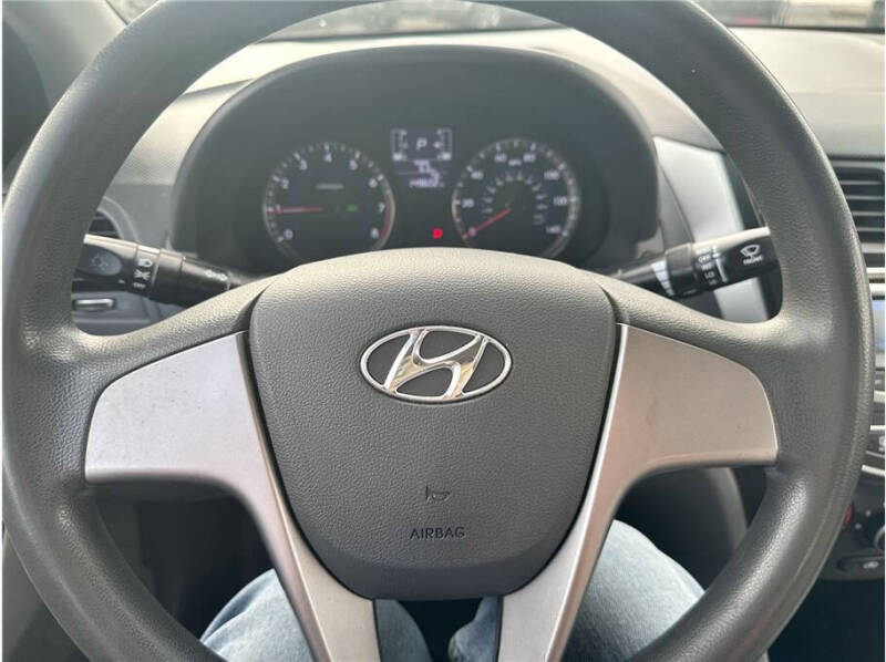 2016 Hyundai Accent SE