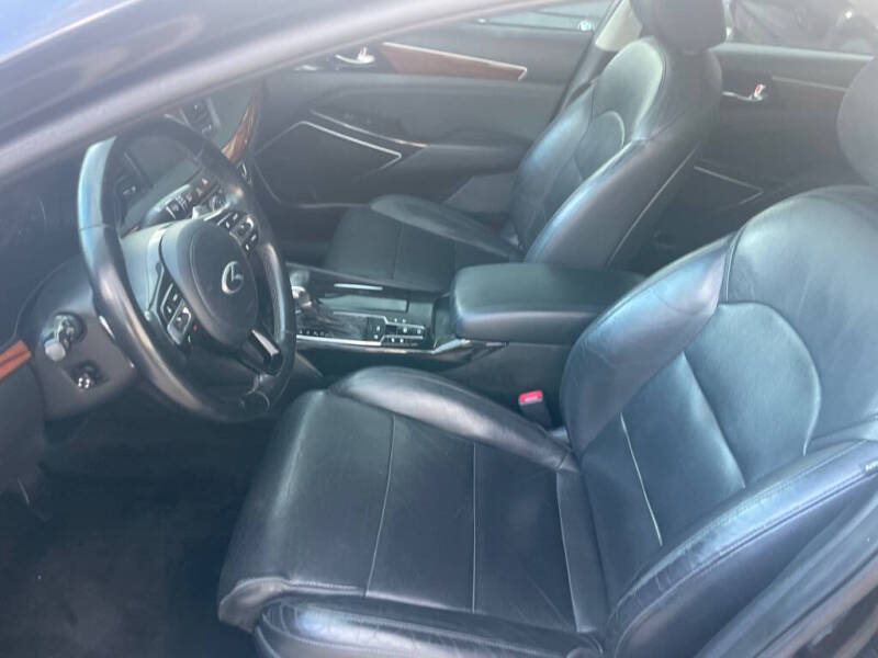 2017 Kia Cadenza Technology