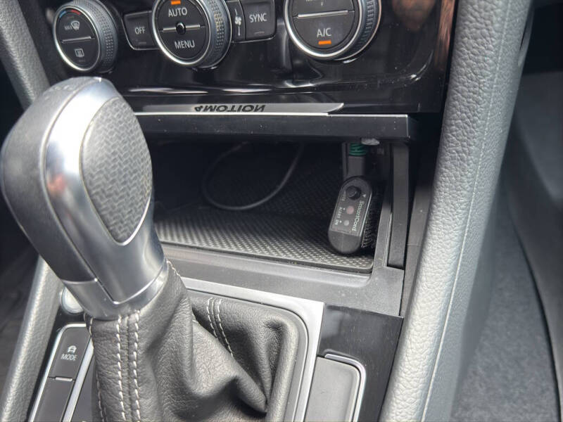 2015 Volkswagen Golf R 4Motion