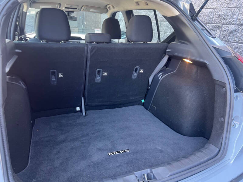 2024 Nissan Kicks SR