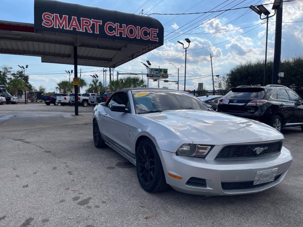 2010 Ford Mustang for sale at SMART CHOICE AUTO in Pasadena, TX