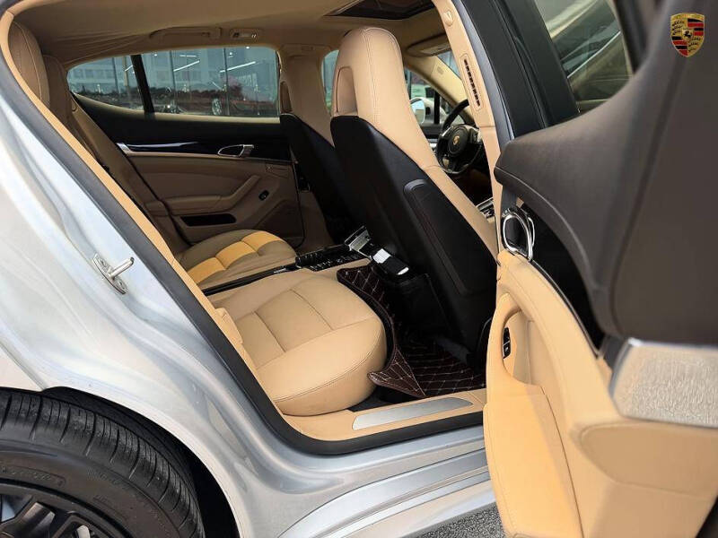 2016 Porsche Panamera
