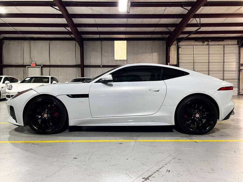 2016 Jaguar F-TYPE R