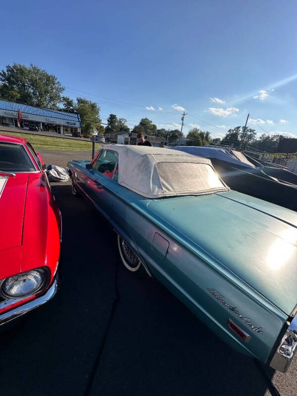 1965 Ford Thunderbird