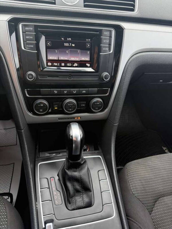 2016 Volkswagen Passat 1.8T S