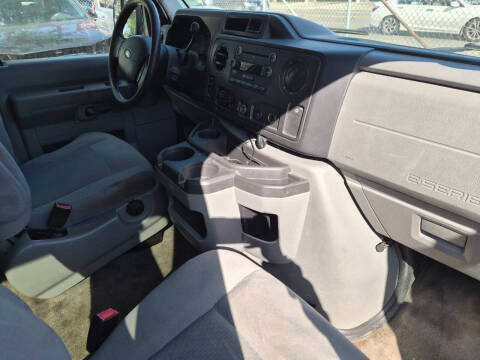 2012 Ford E-Series E-350 SD XLT