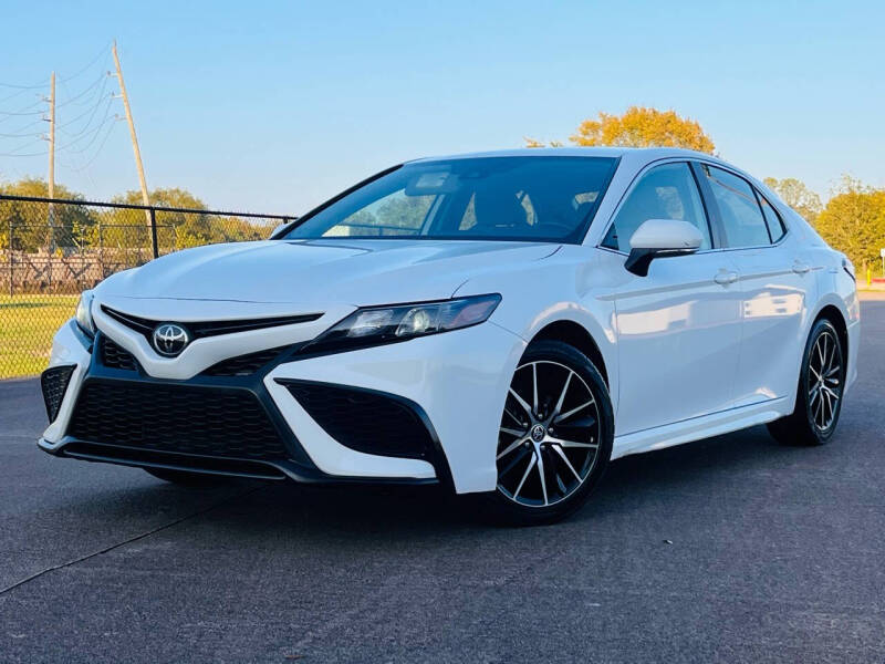 2022 Toyota Camry for sale at AUTO DIRECT Bellaire in Houston TX