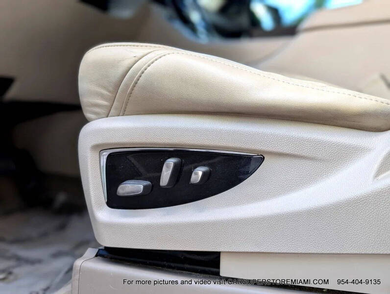 2015 Cadillac Escalade Luxury