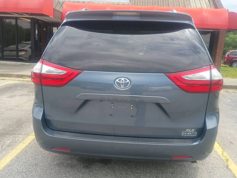 2017 Toyota Sienna