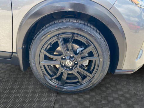 2021 Nissan Kicks SR