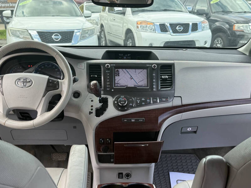 2011 Toyota Sienna XLE 7-Passenger