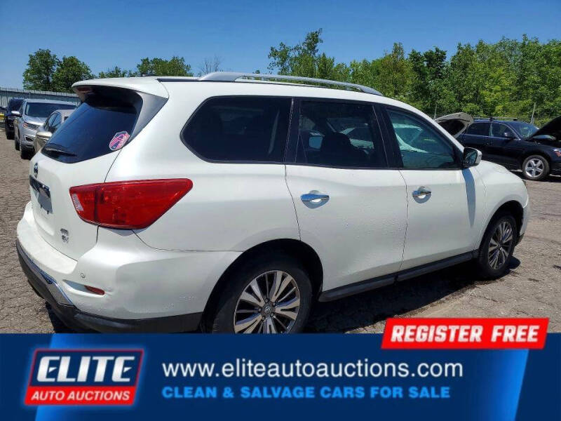 2017 Nissan Pathfinder SV