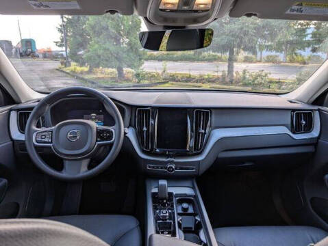 2025 Volvo XC60 B5 Plus Dark Theme