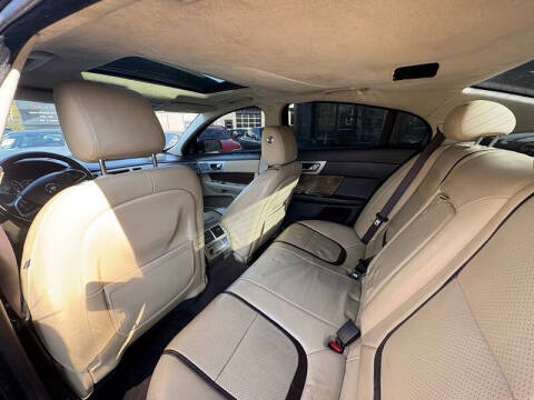 2015 Jaguar XF 3.0 Sport