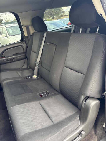 2013 Chevrolet Suburban LS