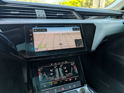 2021 Audi e-tron quattro Premium