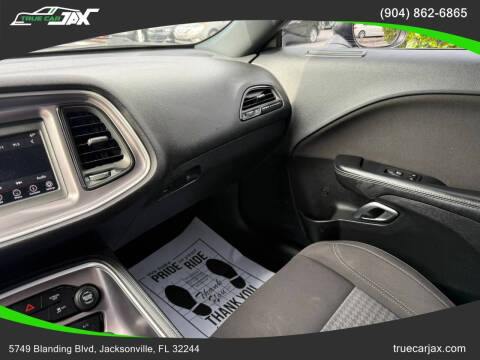 2019 Dodge Challenger SXT