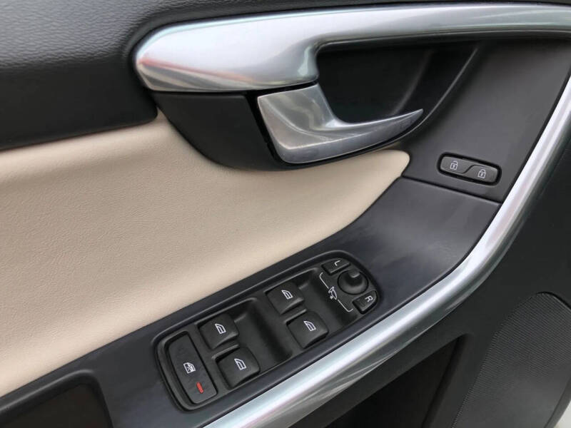 2017 Volvo XC60 T6 Dynamic