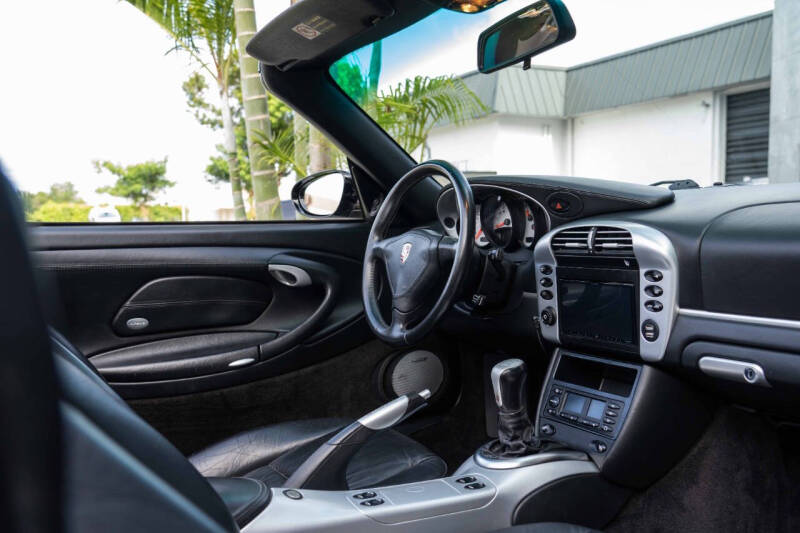 2004 Porsche 911 Carrera 4S