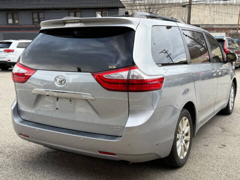 2015 Toyota Sienna