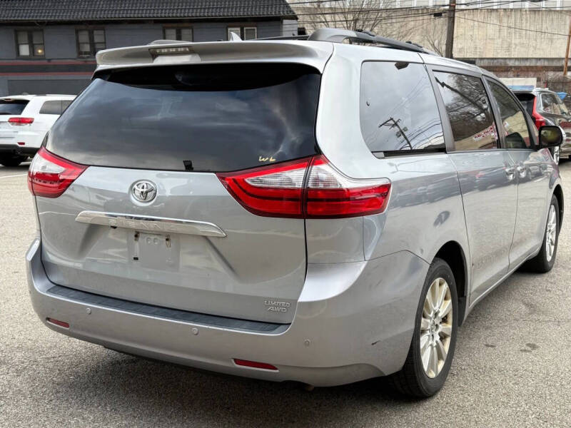 2015 Toyota Sienna