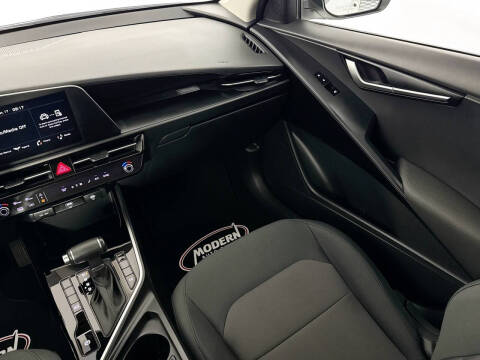 2023 Kia Niro LX