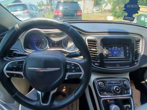 2016 Chrysler 200 Limited