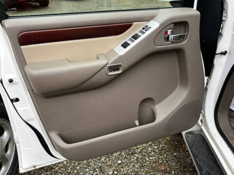 2010 Nissan Pathfinder LE