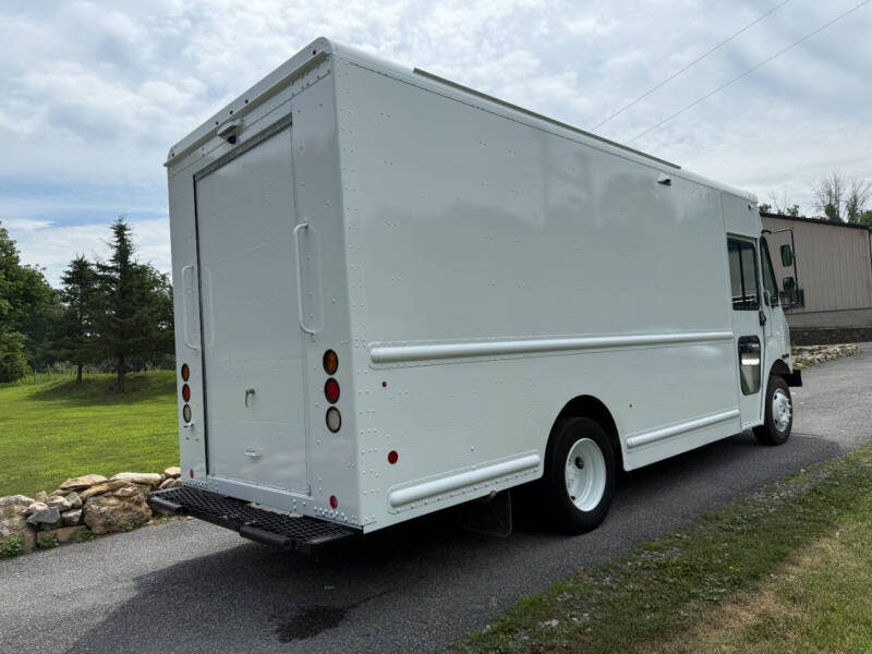 2020 Freightliner MT45 Chassis