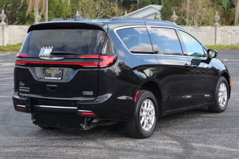 2022 Chrysler Pacifica Touring L
