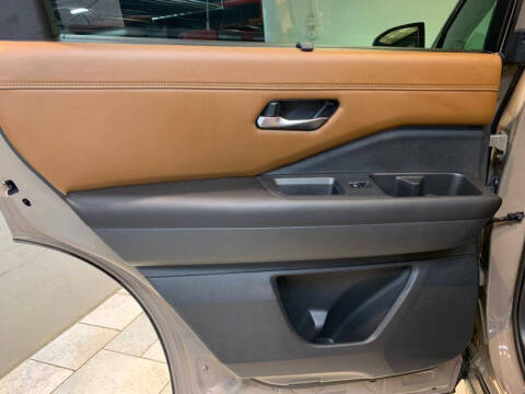 2023 Nissan Pathfinder Platinum