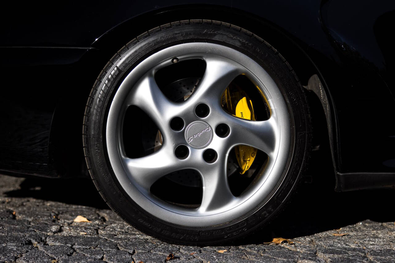 1997 Porsche 911 37